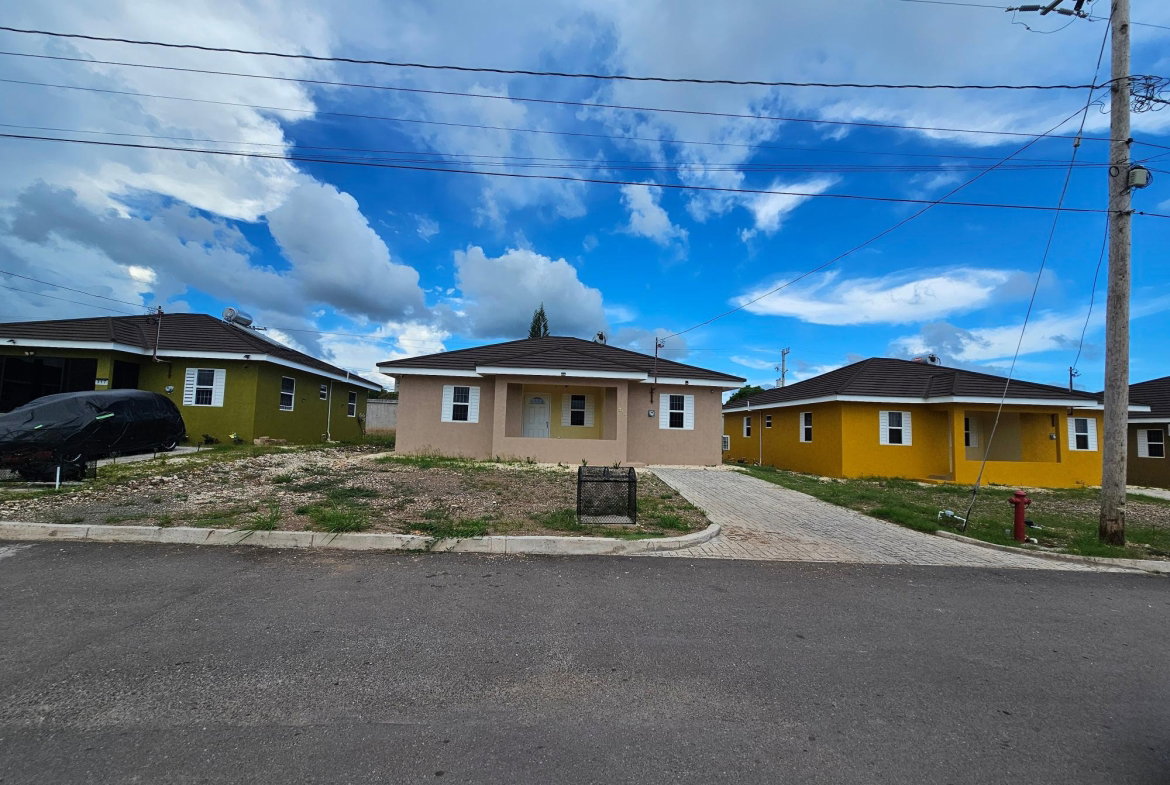 Fifth image of 316 Colbeck Manor in Old Harbour, St. Catherine, Jamaica - property is For Rent