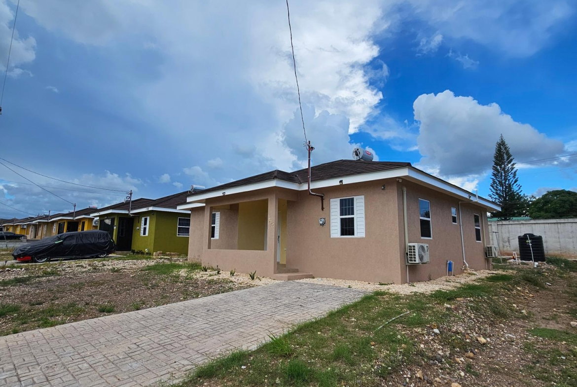 Sixth image of 316 Colbeck Manor in Old Harbour, St. Catherine, Jamaica - property is For Rent