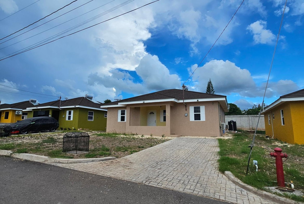 Seventh image of 316 Colbeck Manor in Old Harbour, St. Catherine, Jamaica - property is For Rent