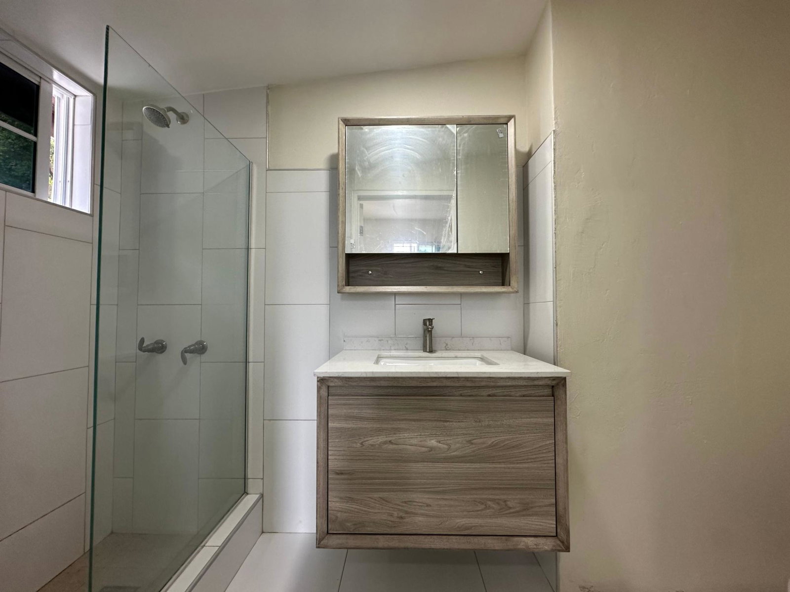 Thirteenth image of 7 Tucker Avenue, Kingston 6 in Kingston 6, St. Andrew, Jamaica - property is For Rent