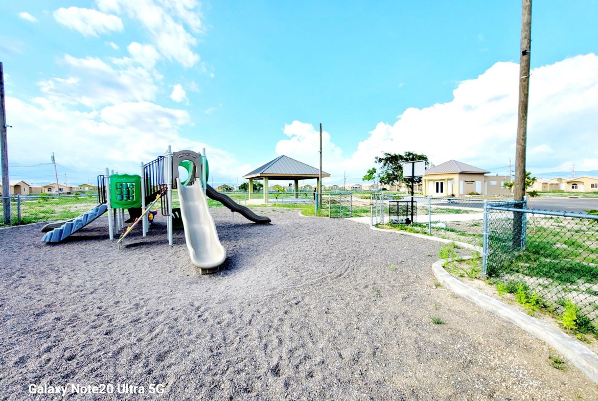 Fourteenth image of 413- Phoenix Park Village 2 in Phoenix Park, St. Catherine, Jamaica - property is For Rent