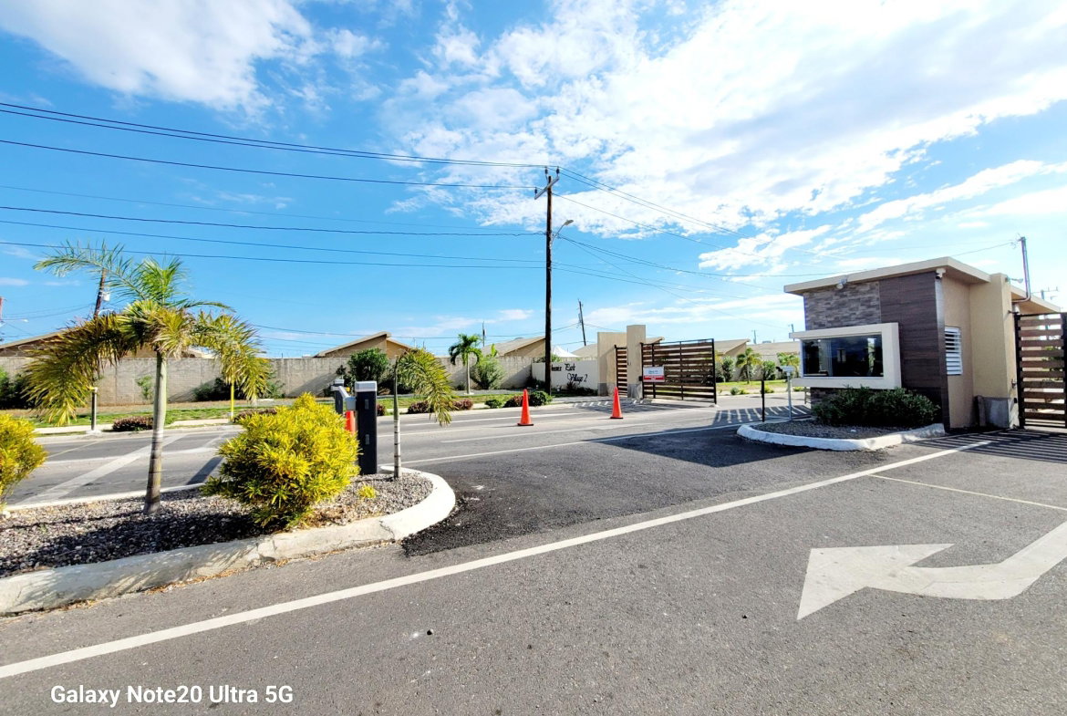 Fifteenth image of 413- Phoenix Park Village 2 in Phoenix Park, St. Catherine, Jamaica - property is For Rent