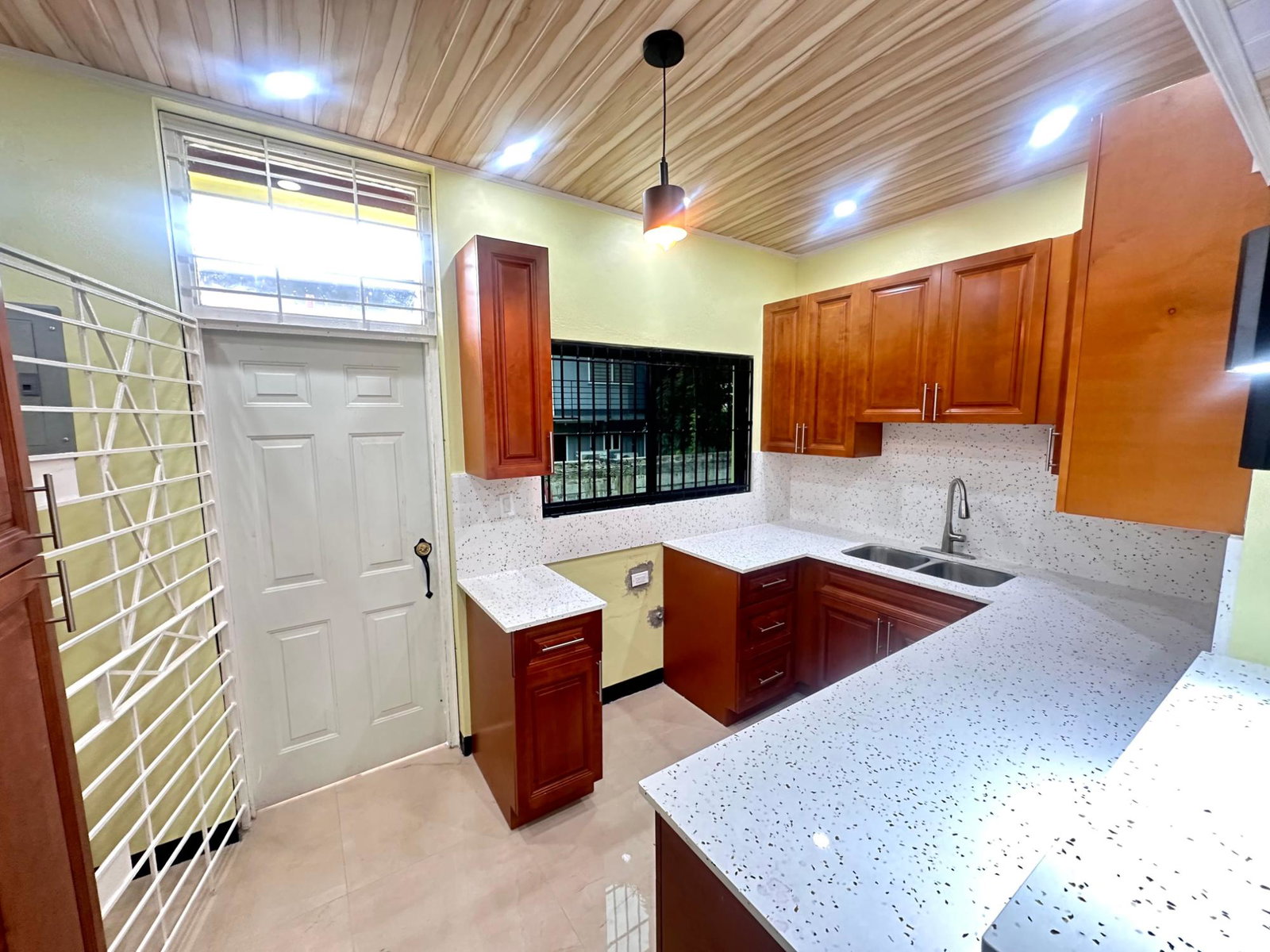 Newly-Renovated-2-Bed-Townhouse-for-Rent-in-Kingston-6-St.-Andrew Fifth image of 2d Vectis Avenue in Kingston 6, St. Andrew, Jamaica - property is For Rent