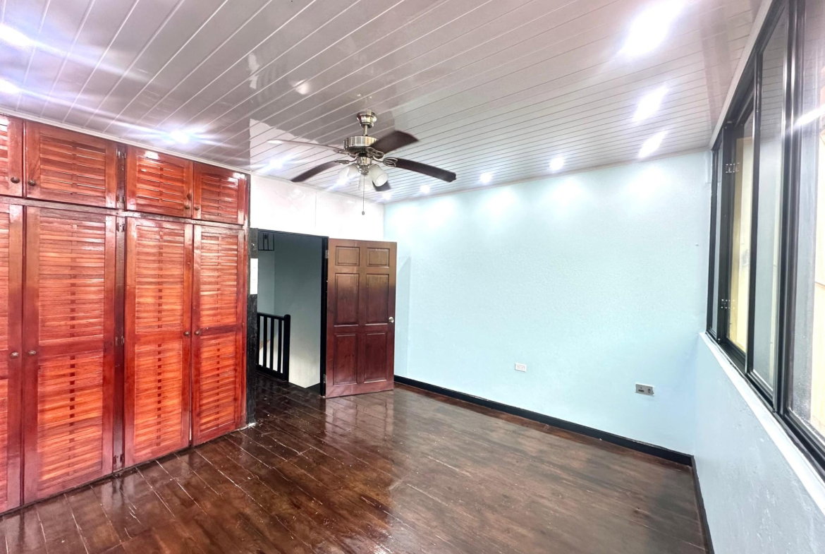 Tenth image of 2d Vectis Avenue in Kingston 6, St. Andrew, Jamaica - property is For Rent