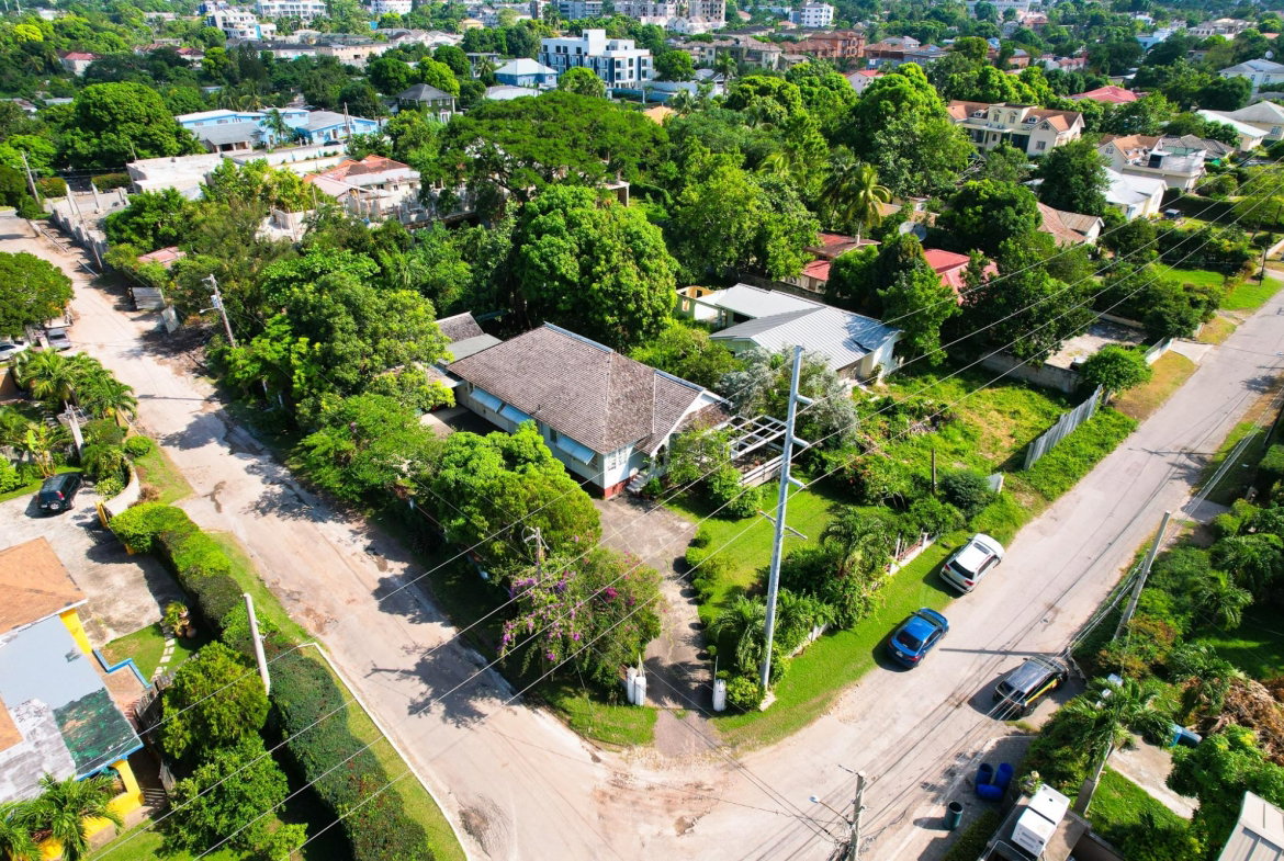 Thirteenth image of 15 Sandhurst Crescent in Kingston 6, St. Andrew, Jamaica - property is For Sale