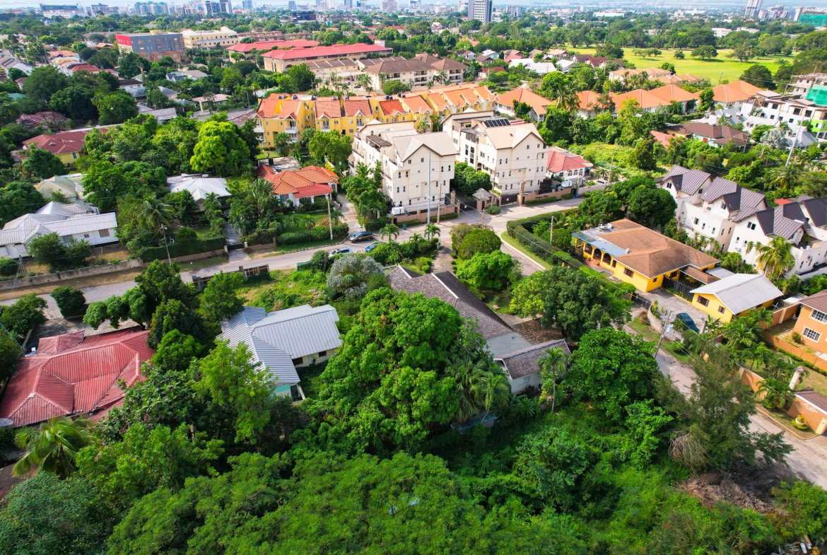 Tenth image of 15 Sandhurst Crescent in Kingston 6, St. Andrew, Jamaica - property is For Sale