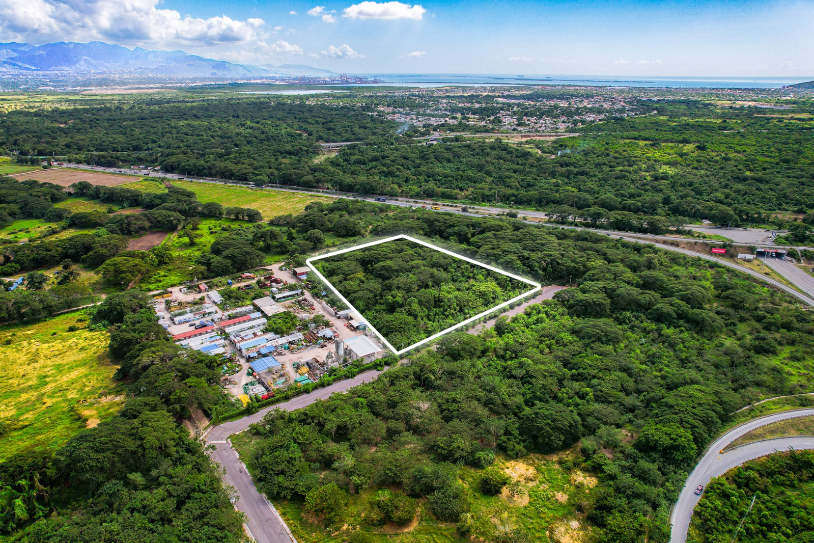 Fourth image of 7 Caymanas Estate in Caymanas Estates, St. Catherine, Jamaica - property is For Sale