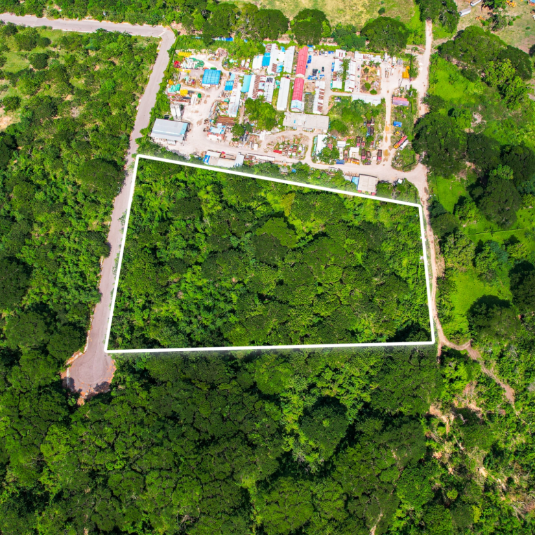 First image of 7 Caymanas Estate in Caymanas Estates, St. Catherine, Jamaica - property is For Sale