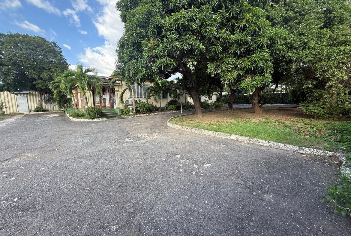 Seventh image of 16 Windsor Avenue, Kingston 5 in Kingston 5, St. Andrew, Jamaica - property is For Sale