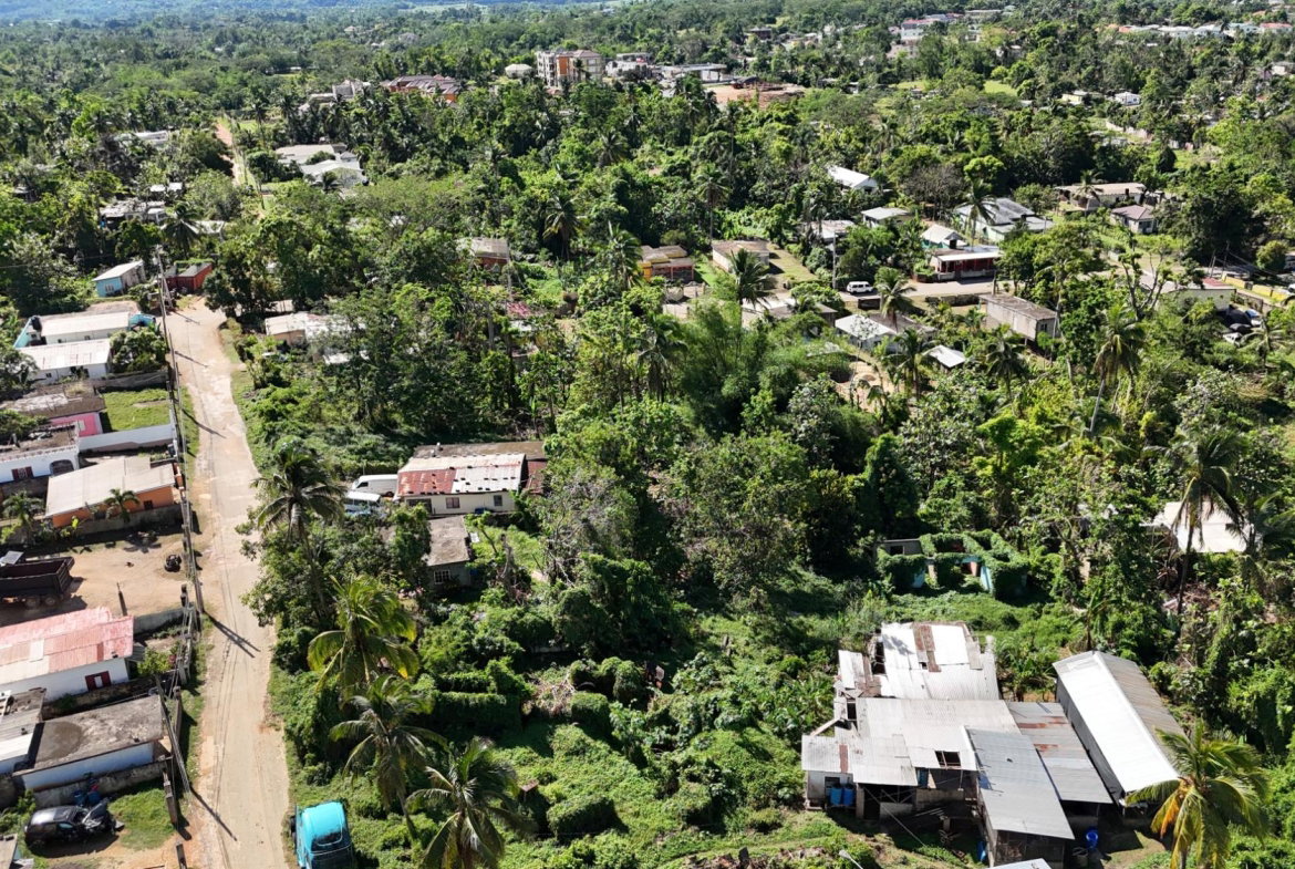 Seventh image of Commodore Linstead in Linstead, St. Catherine, Jamaica - property is For Sale