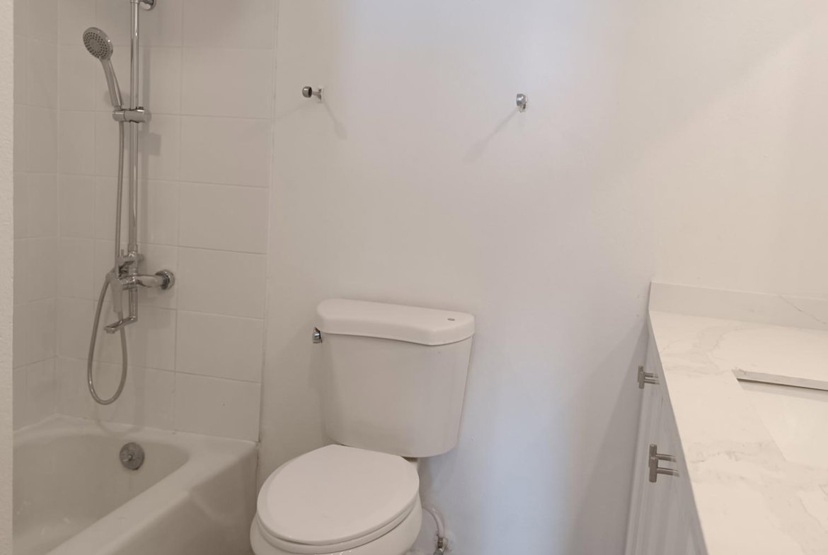 Fourteenth image of 11b-1-3 Ocean Blvd, Ocean Towers in KINGSTON, Kingston, Jamaica - property is For Rent