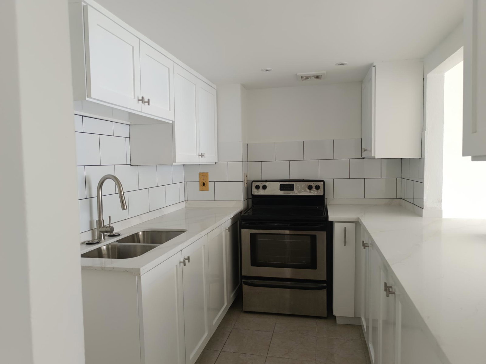 Seventh image of 11b-1-3 Ocean Blvd, Ocean Towers in KINGSTON, Kingston, Jamaica - property is For Rent