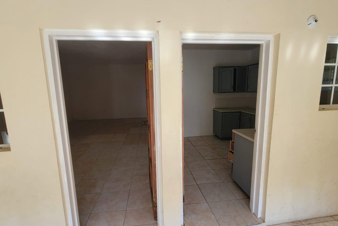 Thirteenth image of 29 Hoose Avenue, Angel's, sp in Angels, St. Catherine, Jamaica - property is For Rent