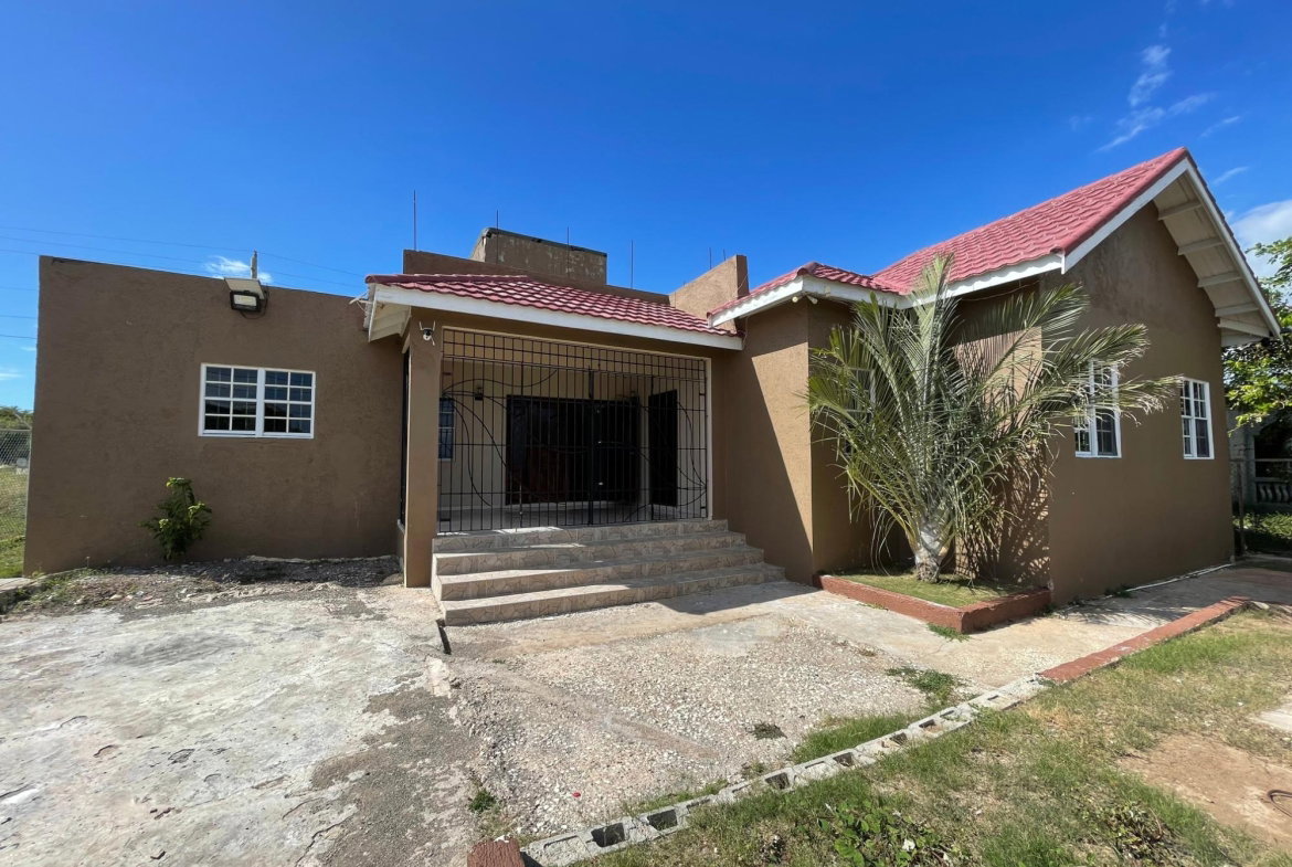 Second image of 215 Sandhills Circle, Hellshi in Hellshire Heights, St. Catherine, Jamaica - property is For Rent