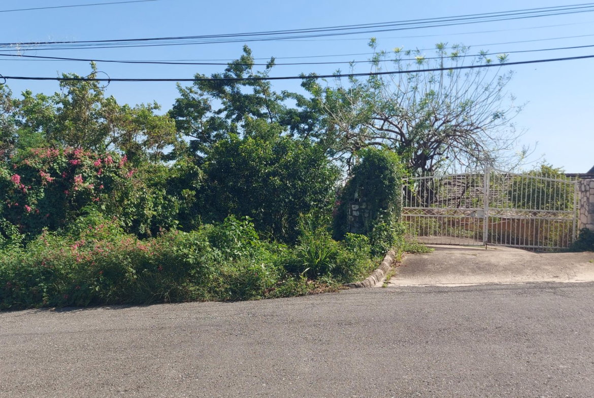 First image of 109 Queen Hill in Kingston 19, St. Andrew, Jamaica - property is For Sale