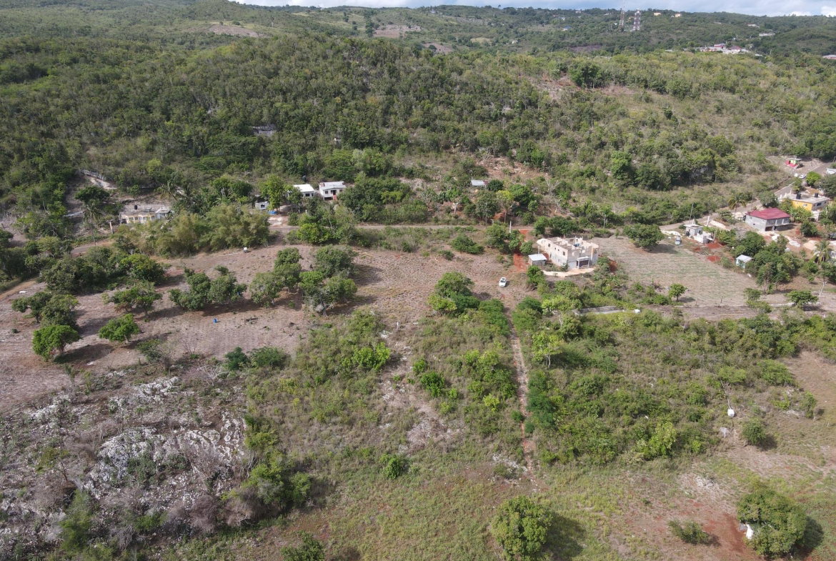 Fifth image of Cross Keys, Marlie Hill, in Cross Keys, Manchester, Jamaica - property is For Sale