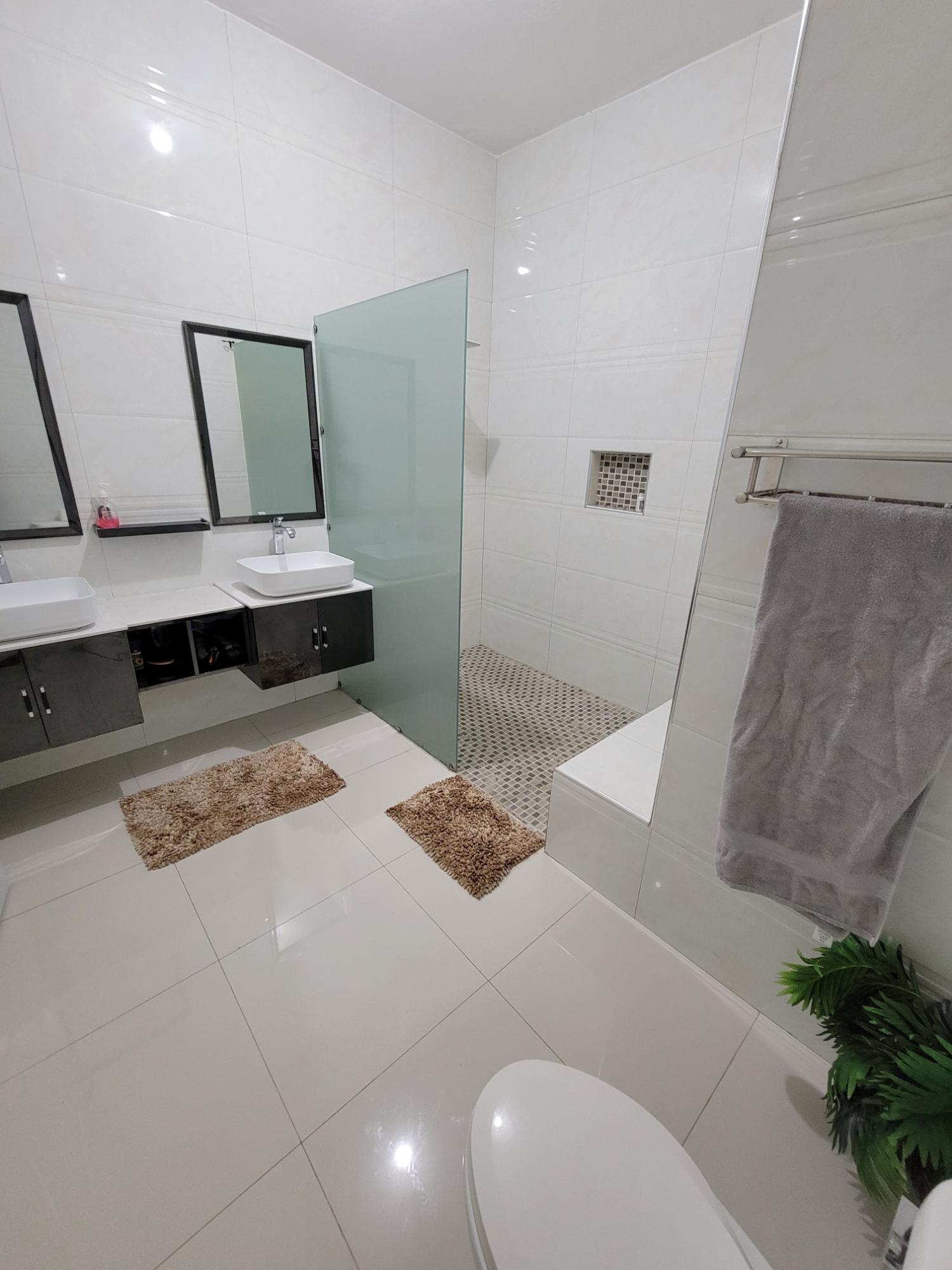 Eighth image of 3-21 Knightsdale dr in Kingston 19, St. Andrew, Jamaica - property is For Rent