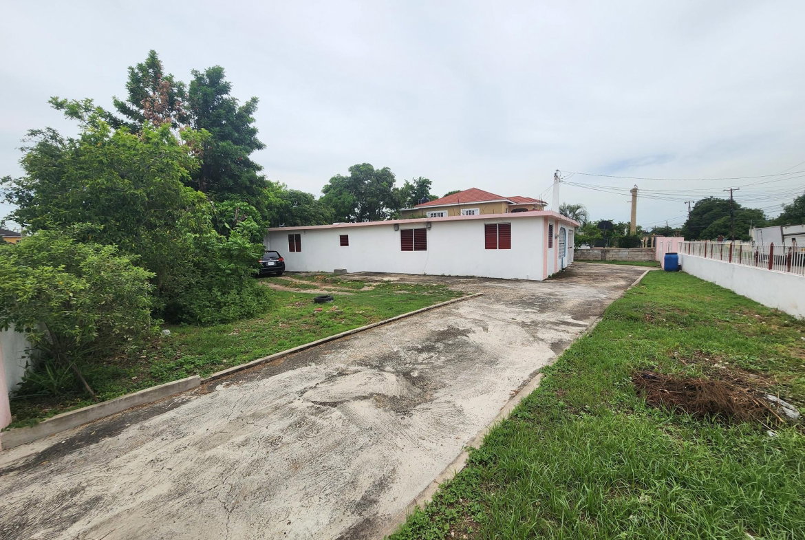 Fourteenth image of 9 Warminister Drive in KINGSTON, Kingston, Jamaica - property is For Sale