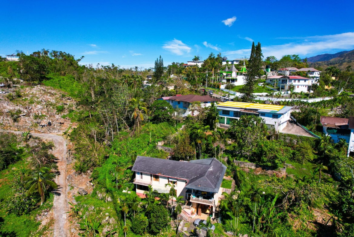 Twelfth image of 11 Fort George Crescent in Kingston 9, St. Andrew, Jamaica - property is For Sale