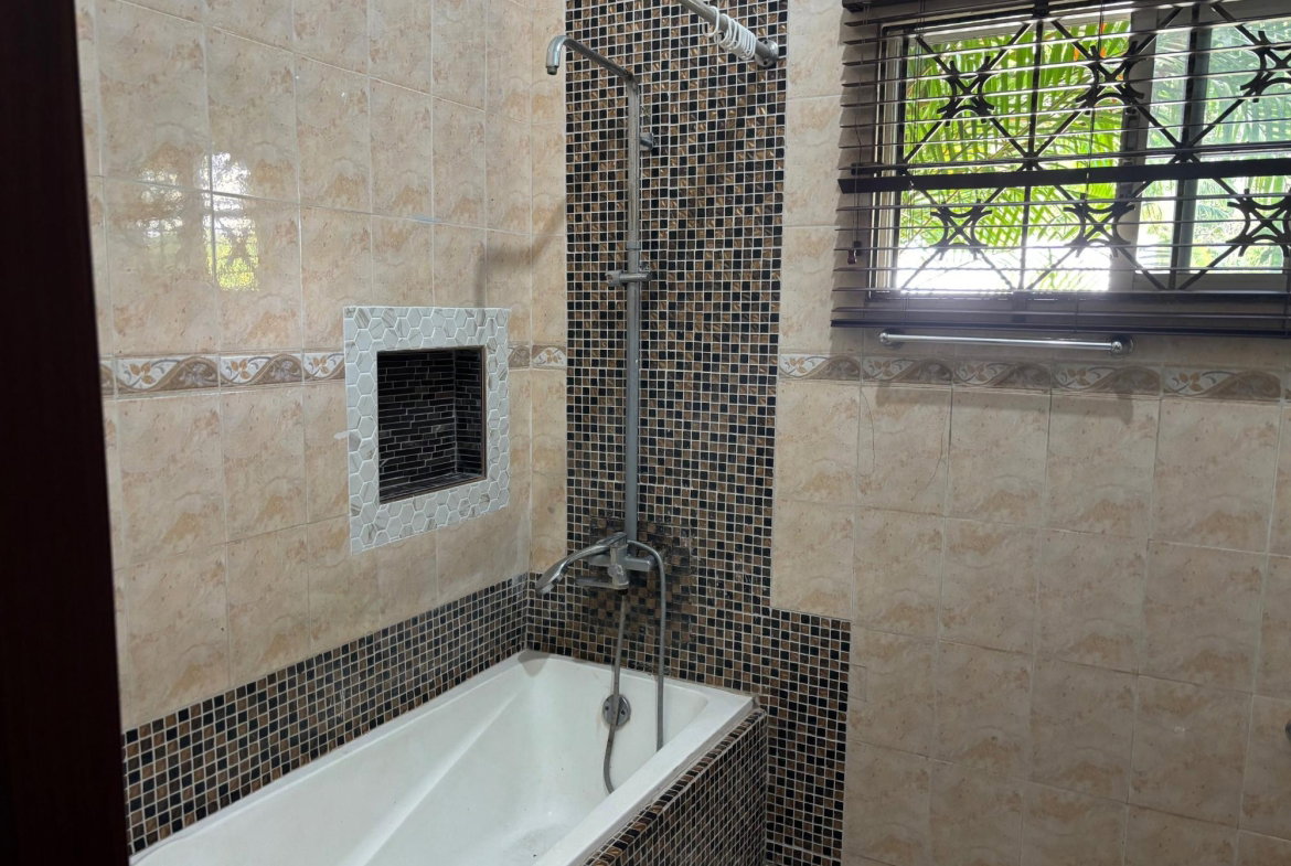 Twenty-Fourth image of 1-1a Stanmore Terrace in Kingston 19, St. Andrew, Jamaica - property is For Rent