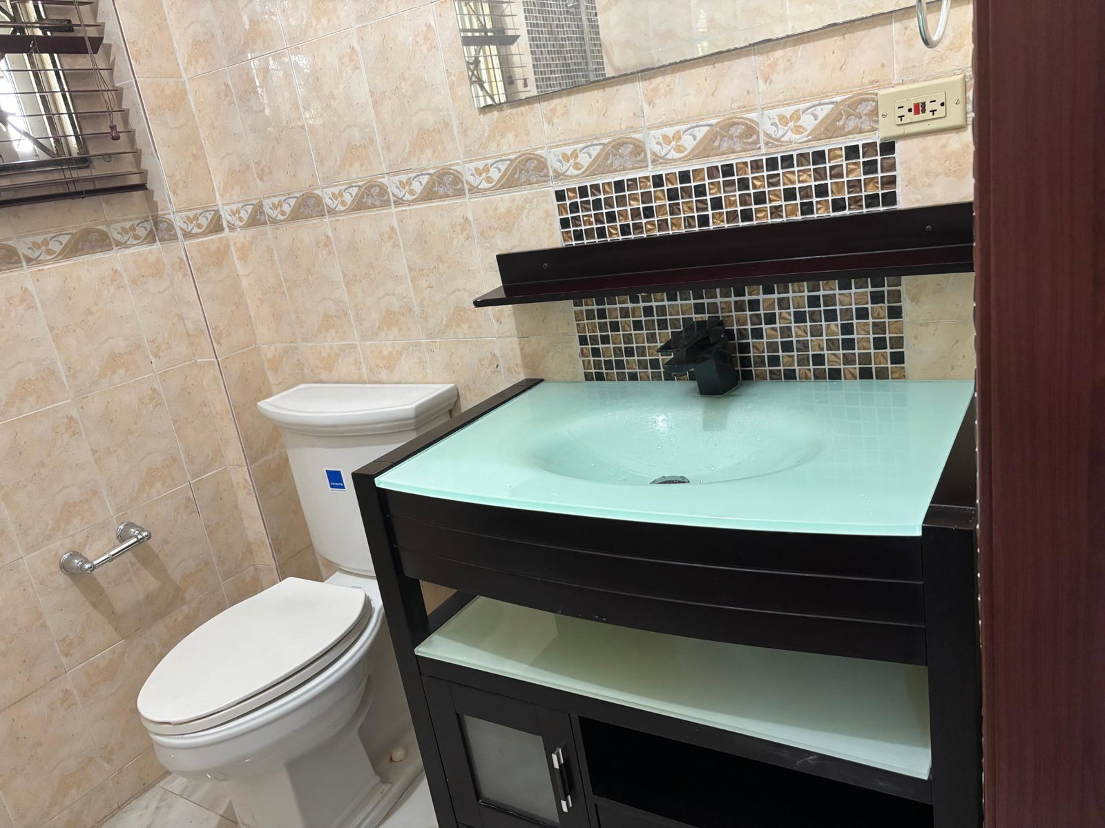 Twenty-Fifth image of 1-1a Stanmore Terrace in Kingston 19, St. Andrew, Jamaica - property is For Rent