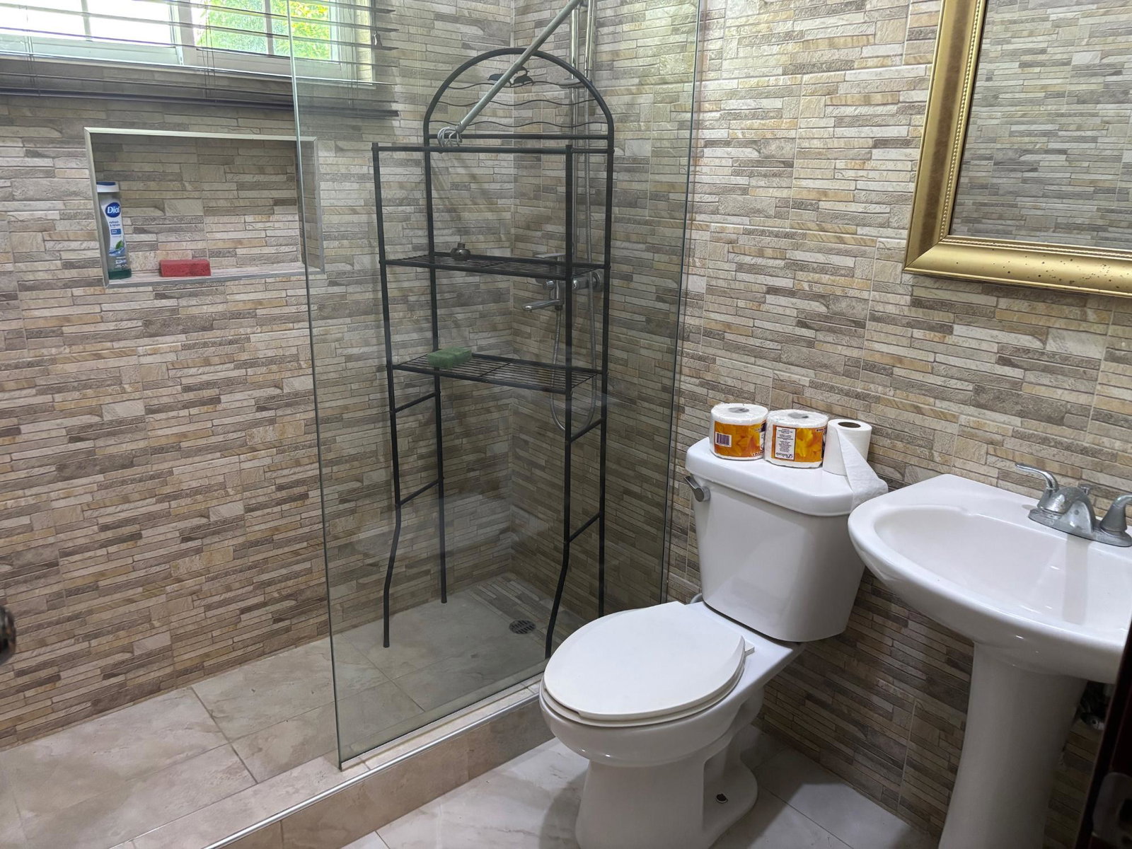 Twenty-Eighth image of 1-1a Stanmore Terrace in Kingston 19, St. Andrew, Jamaica - property is For Rent