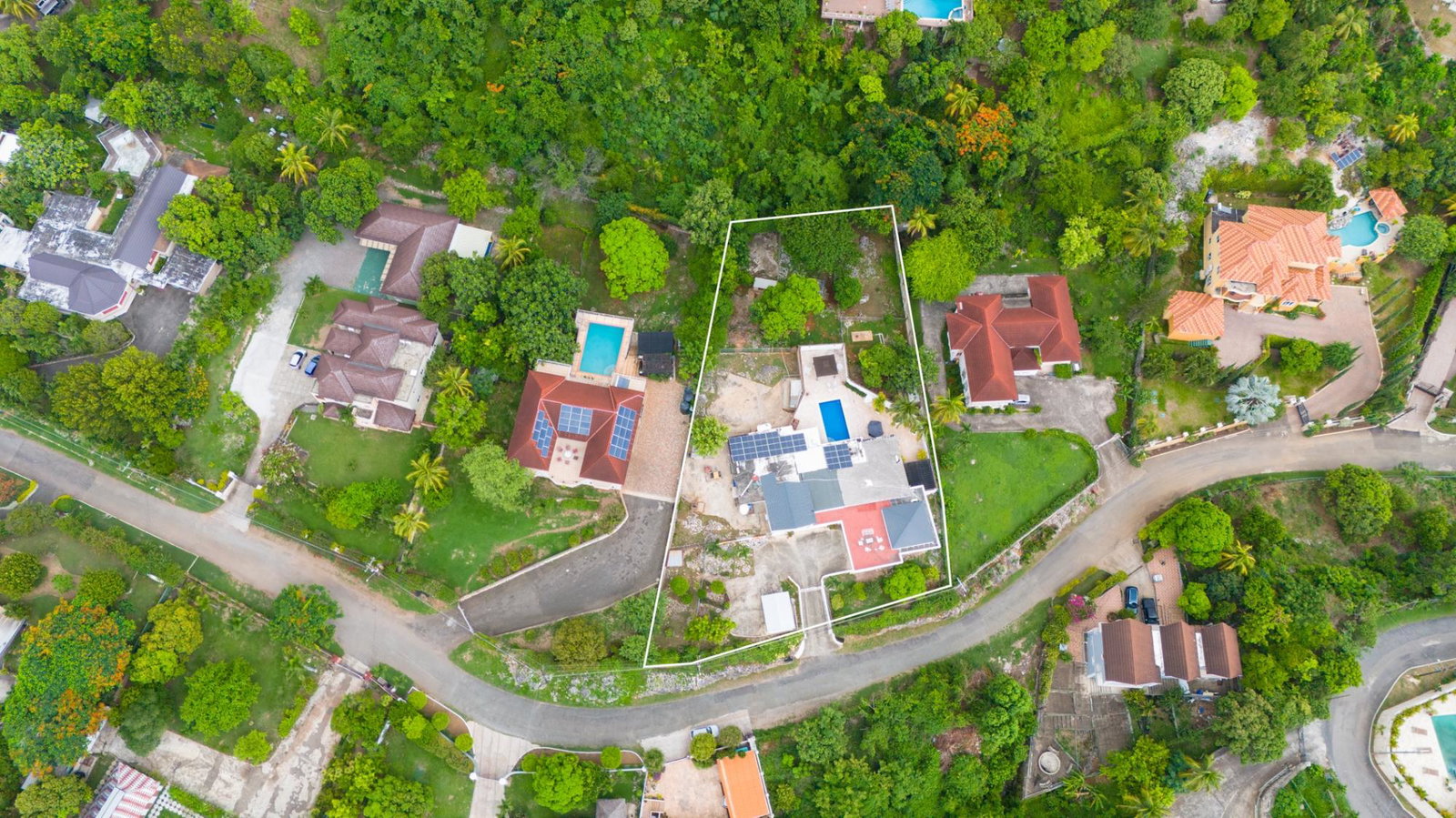 Spacious-Family-Home-for-Sale-at-17-Shenstone-Drive-St.-Andrew-Jamaica Second image of 17 Shenstone Drive in Kingston 6, St. Andrew, Jamaica - property is For Sale