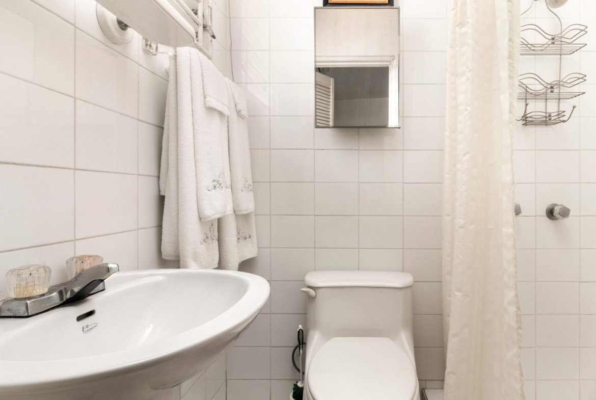 Seventeenth image of 17 Shenstone Drive in Kingston 6, St. Andrew, Jamaica - property is For Sale