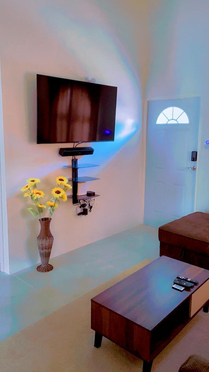 Stunning-2-Bedroom-Ocean-View-House-for-Rent-in-Camelot-Village-Discovery-Bay-St.-Ann Eighth image of 583 Camelot Boulevard in Discovery Bay, St. Ann, Jamaica - property is For Rent