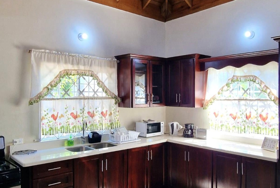 Seventh image of 413 Travellers Close in MAGIL PALMS, St. Catherine, Jamaica - property is For Rent