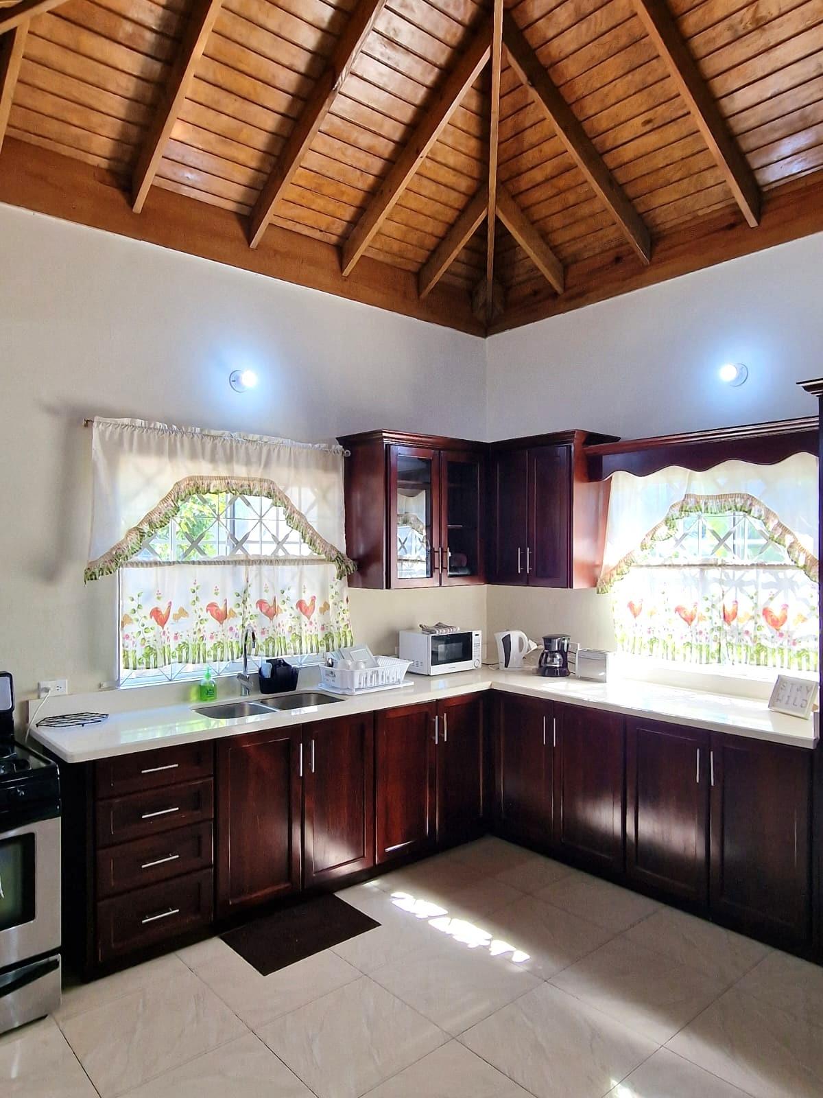 Seventh image of 413 Travellers Close in MAGIL PALMS, St. Catherine, Jamaica - property is For Rent