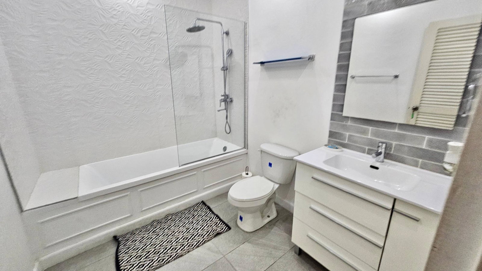 Seventeenth image of 8-9 Seymour Avenue in Kingston 6, St. Andrew, Jamaica - property is For Rent