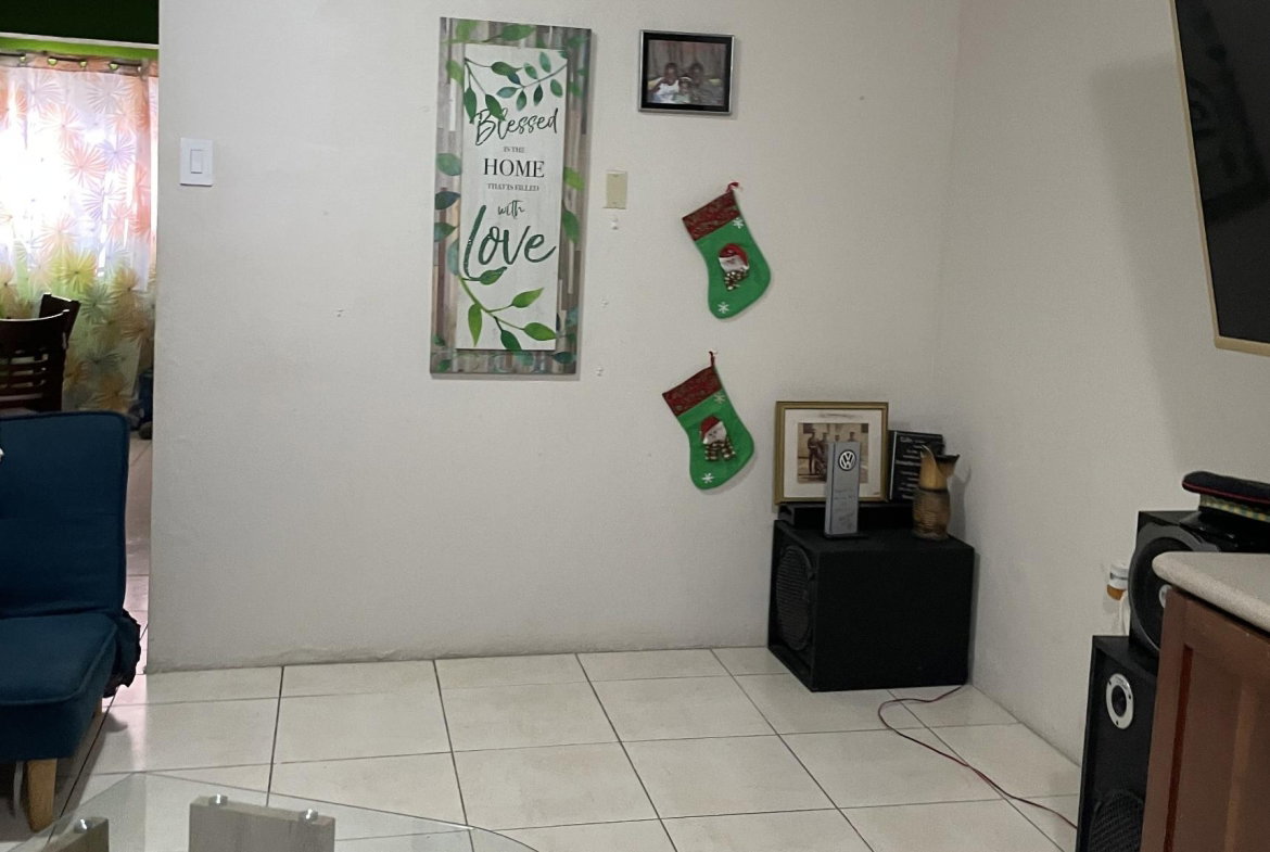 Seventh image of Apt #2-1 Lounsbury Avenue in Kingston 8, St. Andrew, Jamaica - property is For Sale