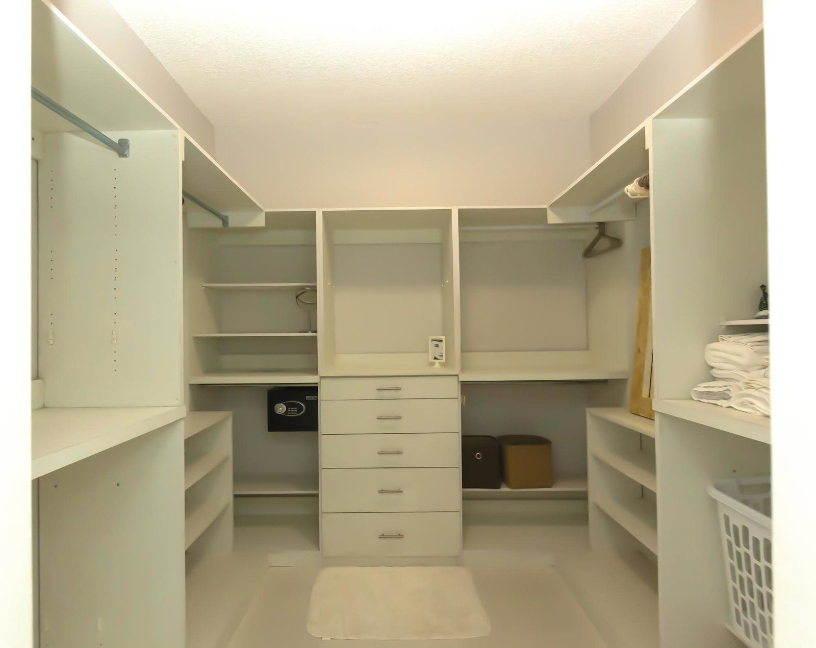 Nineteenth image of 1-1 Sterling Castle Heights in Kingston 19, St. Andrew, Jamaica - property is For Rent