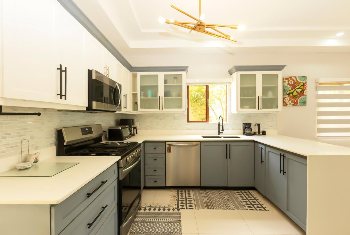 Seventh image of 1-1 Sterling Castle Heights in Kingston 19, St. Andrew, Jamaica - property is For Rent