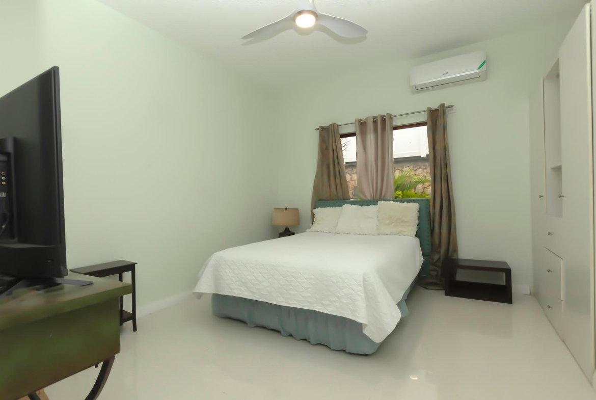 Tenth image of 1-1 Sterling Castle Heights in Kingston 19, St. Andrew, Jamaica - property is For Rent