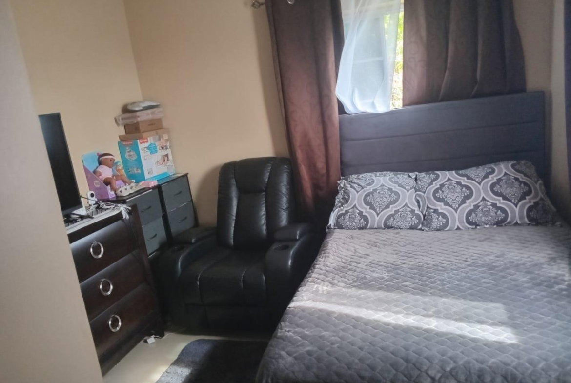 Seventh image of 6 Forrest Hill Drive in Red Hills, St. Andrew, Jamaica - property is For Rent