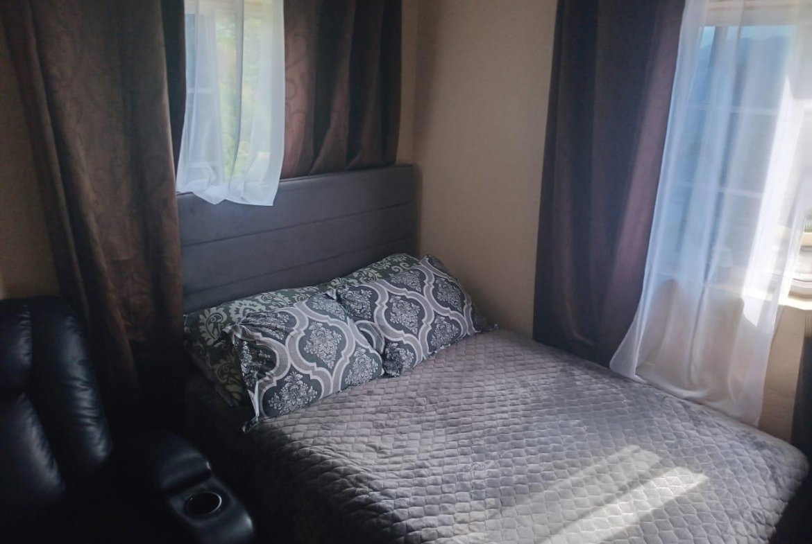 Eighth image of 6 Forrest Hill Drive in Red Hills, St. Andrew, Jamaica - property is For Rent