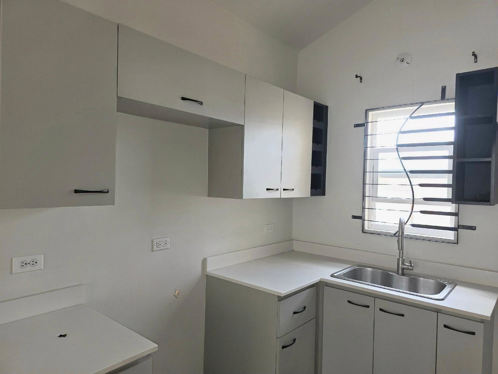 Third image of 585 Phoenix Park Village ii p in Phoenix Park, St. Catherine, Jamaica - property is For Rent