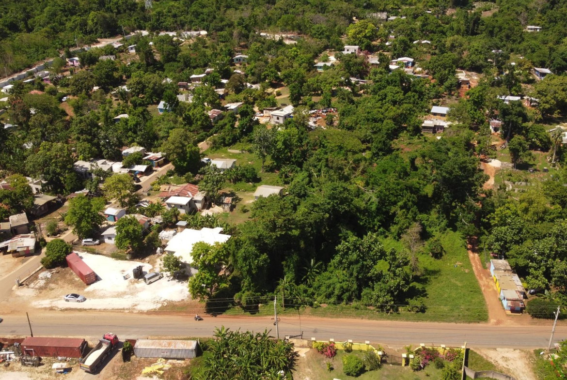 Second image of Farm Pen in Farm Pen, Westmoreland, Jamaica - property is For Sale
