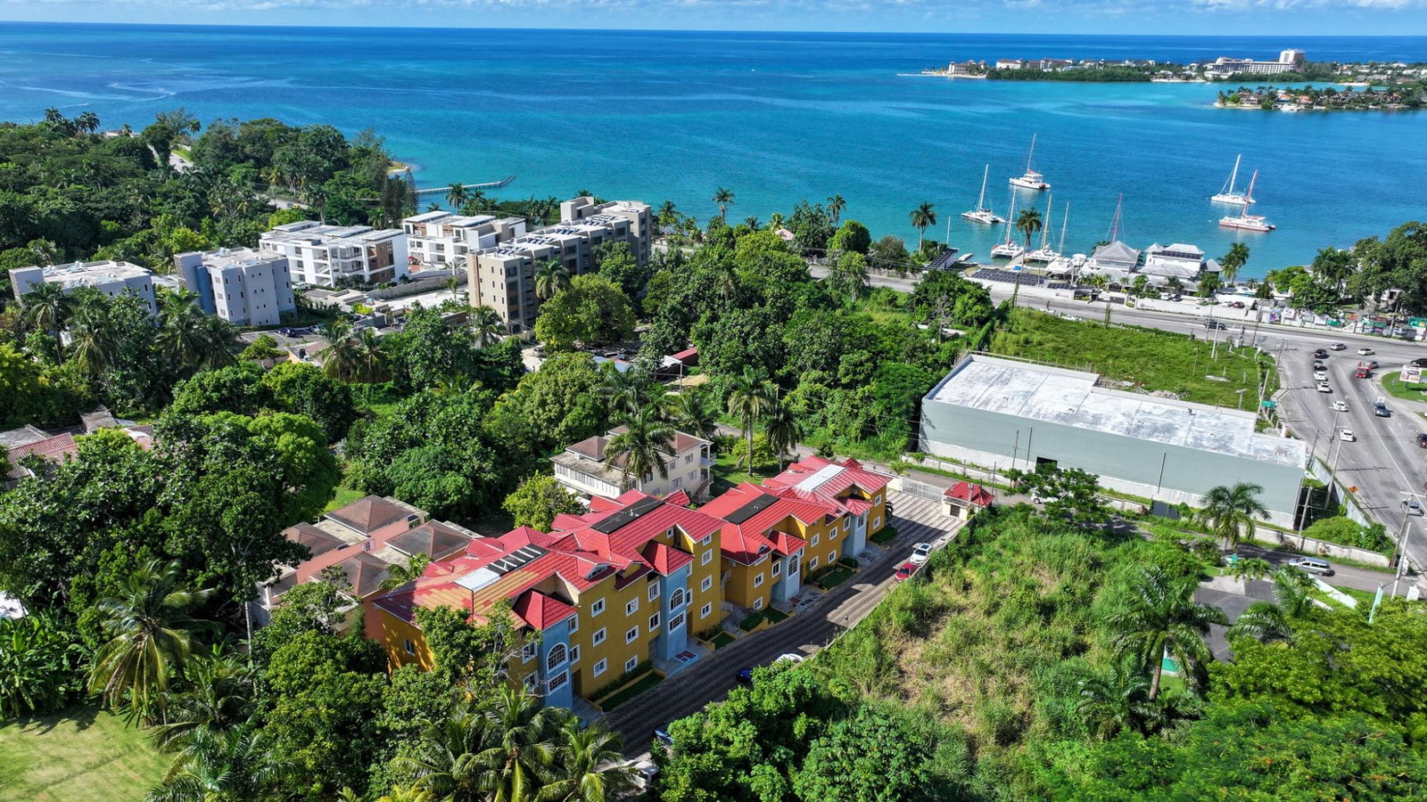 Sixth image of 3- Reading Manor in Reading, St. James, Jamaica - property is For Rent