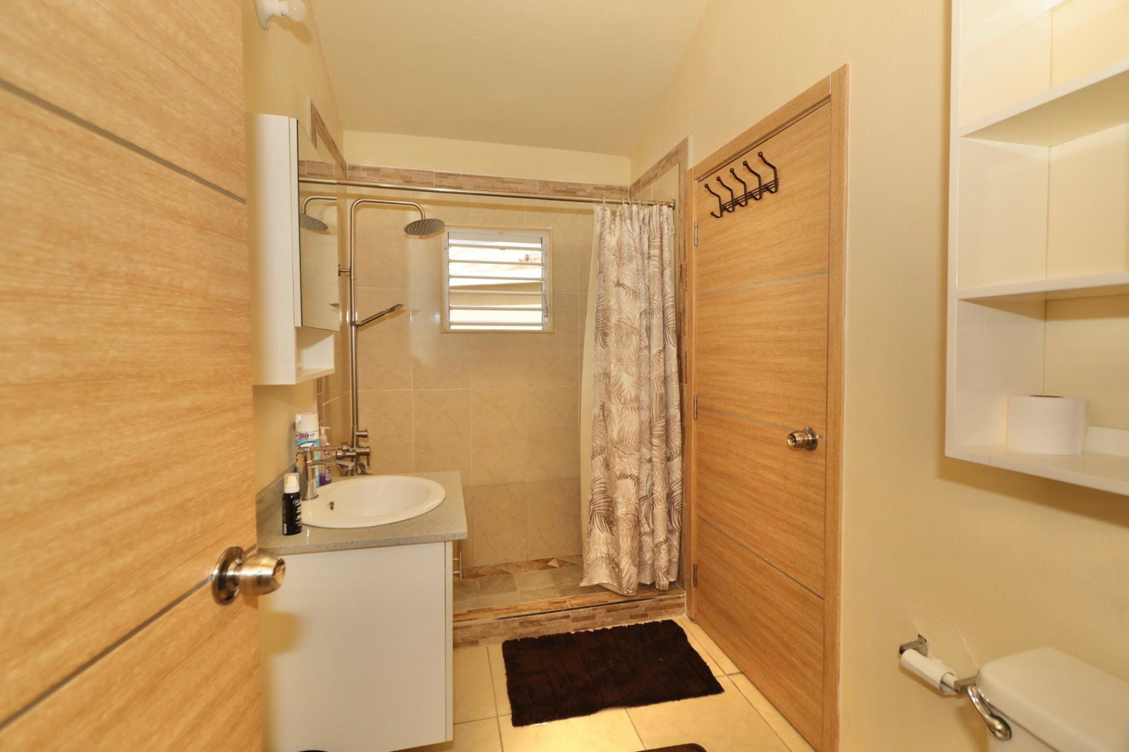 Eleventh image of 949 Plover Place in Greater Portmore, St. Catherine, Jamaica - property is For Rent