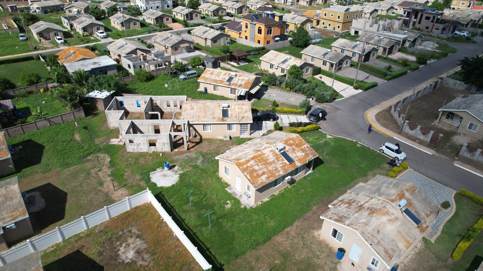 Thirteenth image of 949 Plover Place in Greater Portmore, St. Catherine, Jamaica - property is For Rent