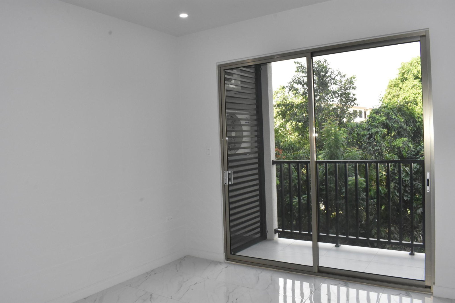 Seventeenth image of 205-22 Wellington Drive in Kingston 6, St. Andrew, Jamaica - property is For Rent