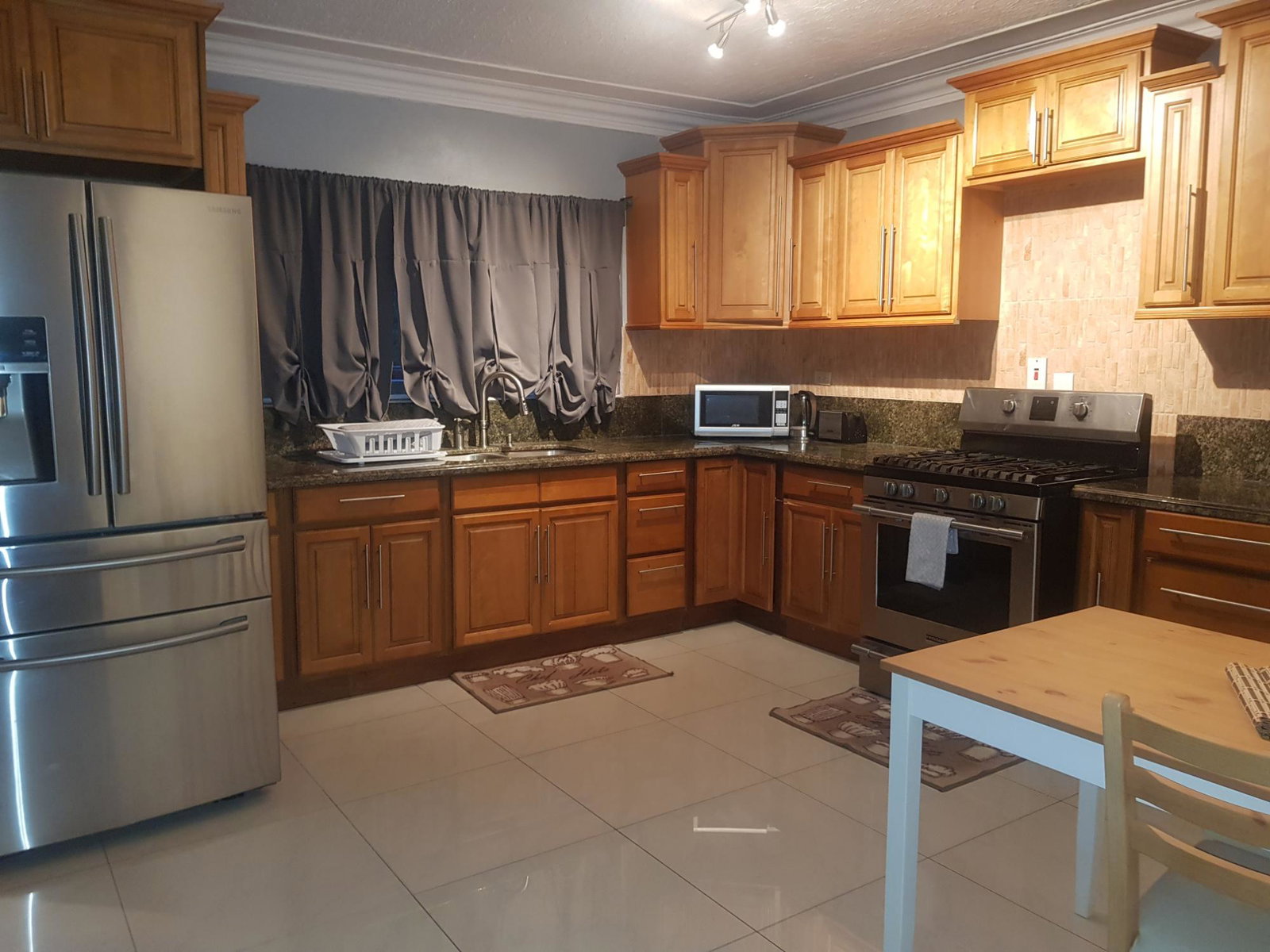 Seventh image of 7-7 Rockhampton Dr., Kgn. 8 in Kingston 8, St. Andrew, Jamaica - property is For Rent
