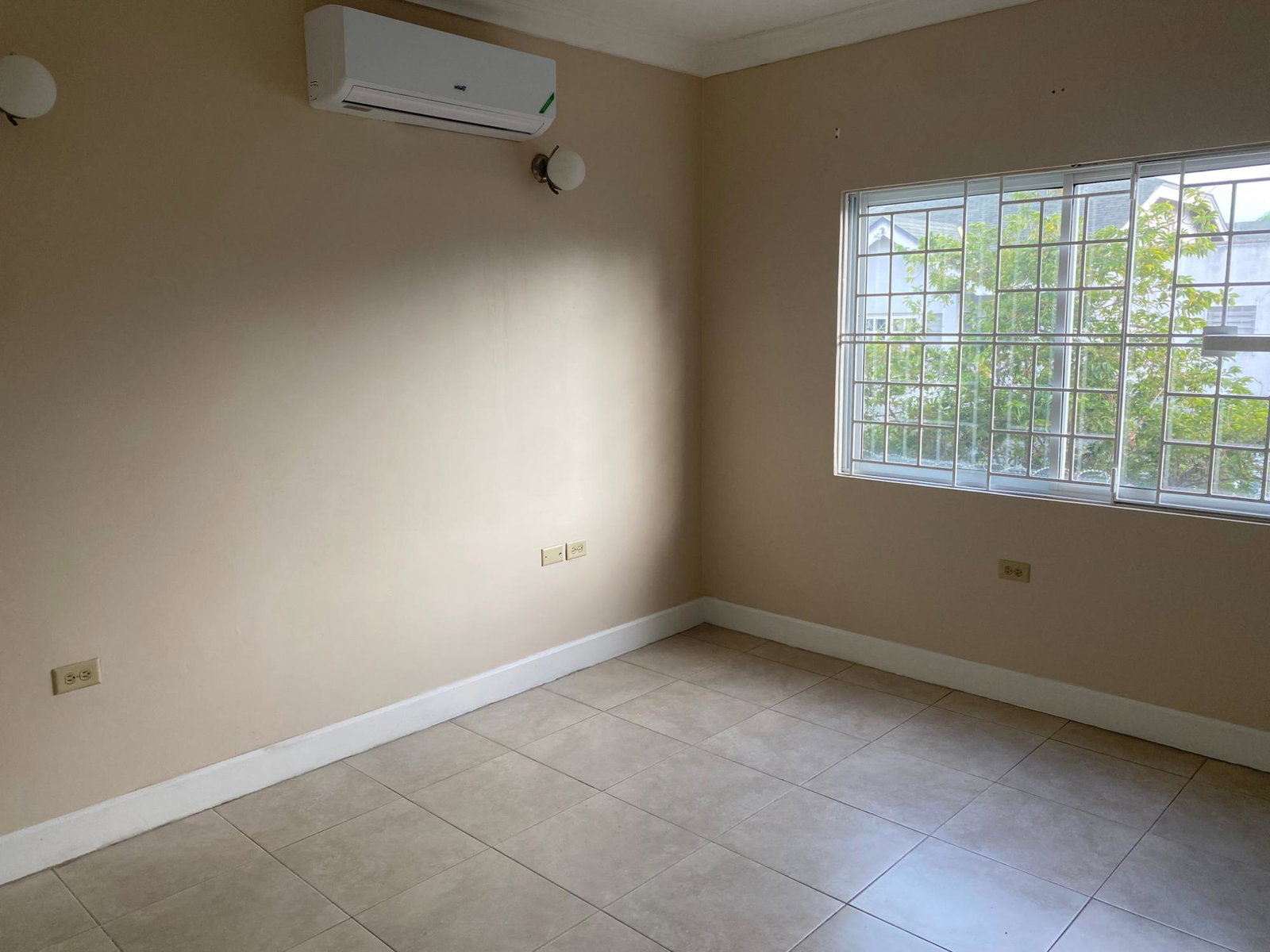 Thirteenth image of 4-3 Linstone Crescent in Kingston 5, St. Andrew, Jamaica - property is For Rent
