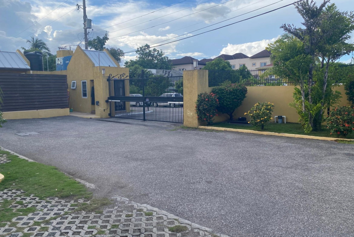 Fourth image of 4-3 Linstone Crescent in Kingston 5, St. Andrew, Jamaica - property is For Rent