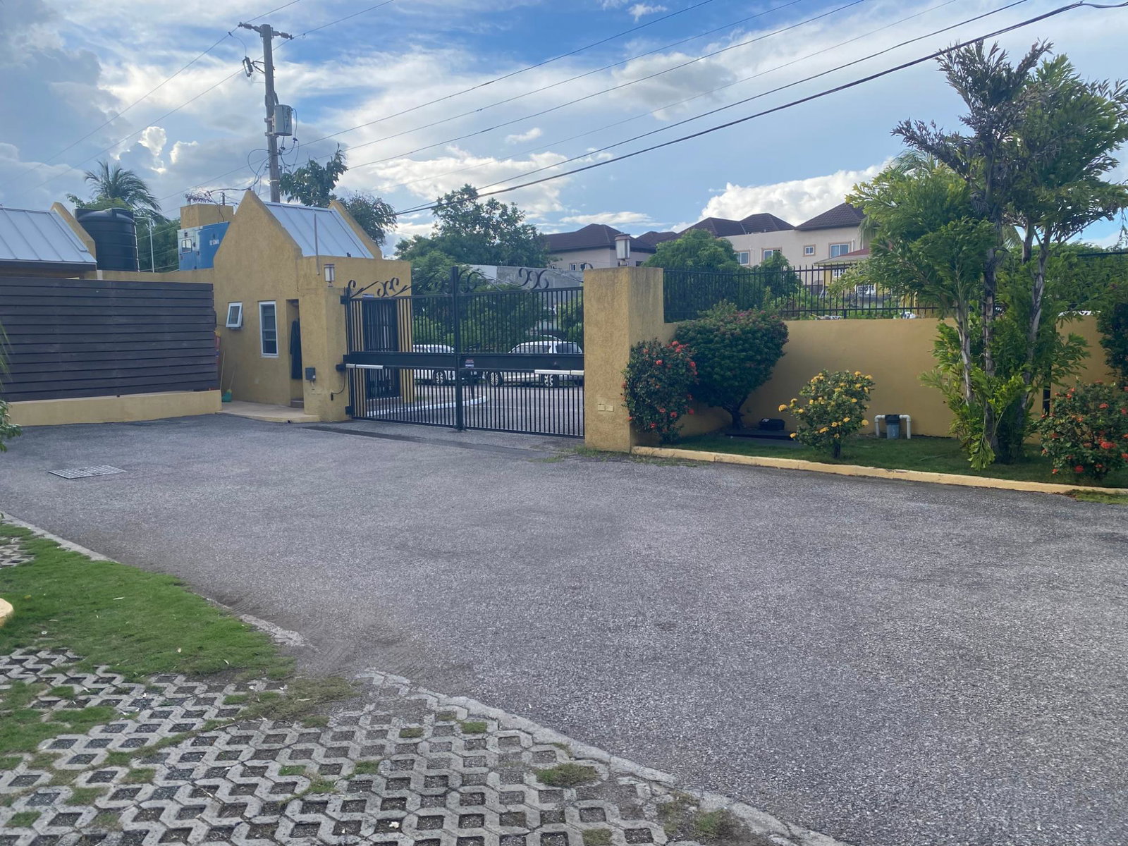 Fourth image of 4-3 Linstone Crescent in Kingston 5, St. Andrew, Jamaica - property is For Rent