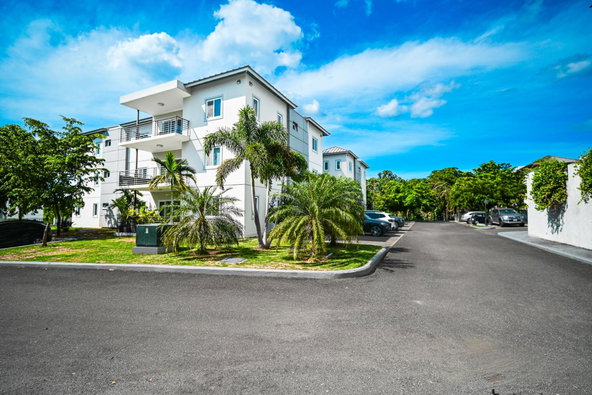 Seventeenth image of 3-14 Garden Close in Kingston 8, St. Andrew, Jamaica - property is For Rent