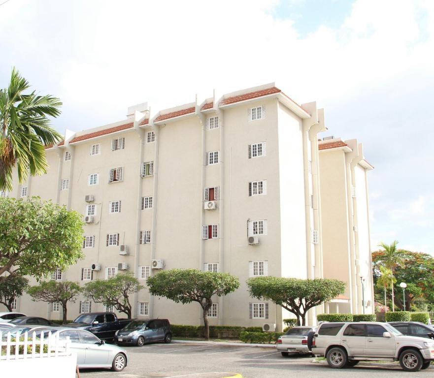 Second image of 507d-114 1/2 Constant Spring Road in Kingston 10, St. Andrew, Jamaica - property is For Rent